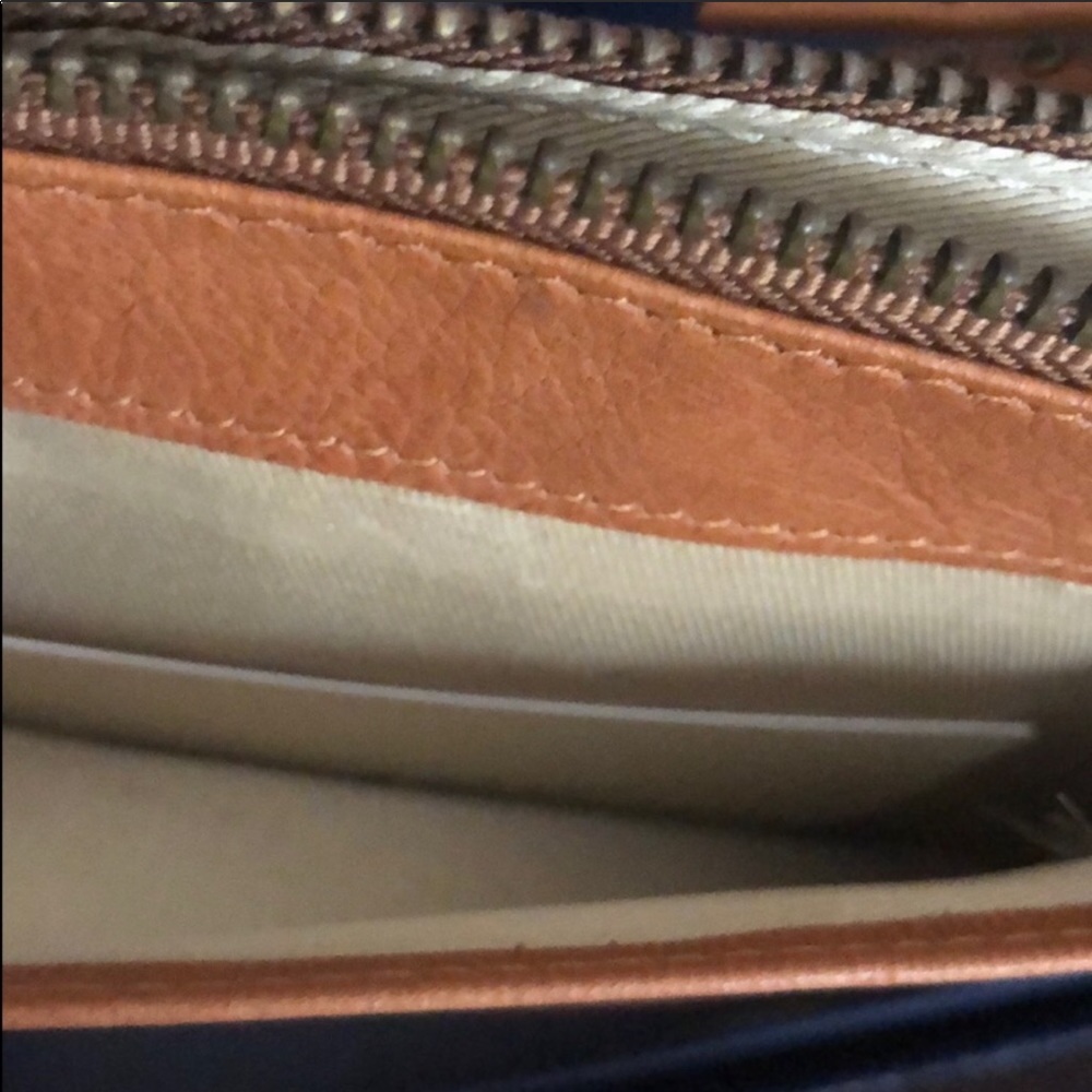 LUCKY BRAND Wristlet Clutch - Picture 4 of 6